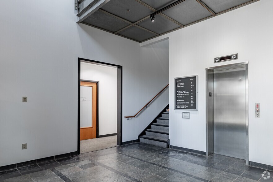 More Photos Of 1580 S Main St, Boerne Medical For Lease