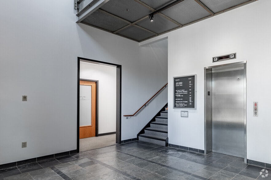More Photos Of 1580 S Main St, Boerne Office For Sale