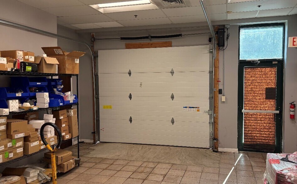 More Photos Of 1027 Fairfield Ave, Bridgeport Office For Sale