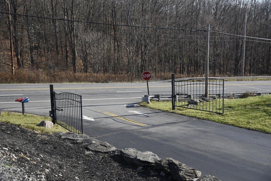 More Photos Of 233 Scranton Pocono Hwy, Moscow Auto Repair For Sale