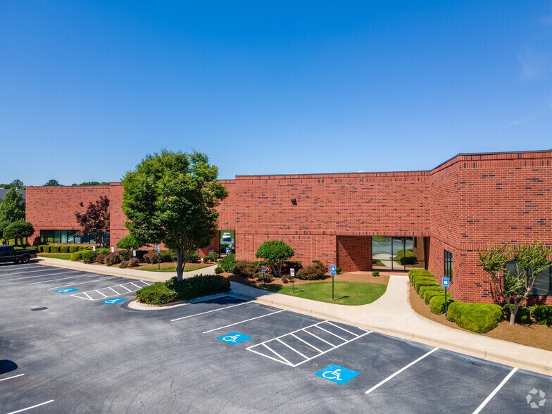 More Photos Of 2192 Eastview Pkwy, Conyers Warehouse For Lease
