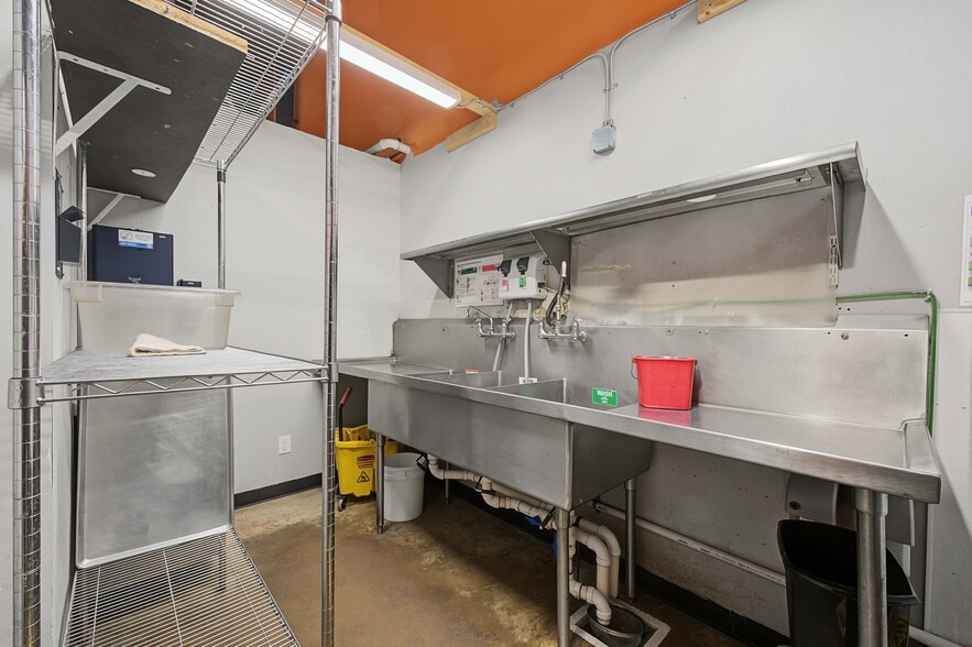 More Photos Of 2290 Rawlings Blvd, Pueblo Freestanding For Lease