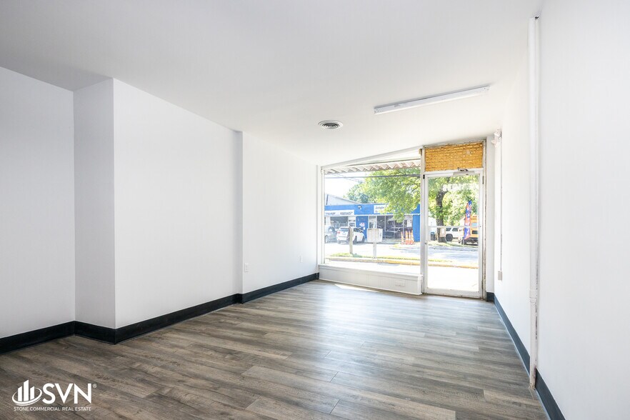 More Photos Of 1031-1039 N Limestone, Lexington Storefront Retail Office For Lease