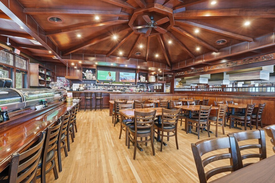 More Photos Of 12950 Fair Lakes Shopping Ctr, Fairfax Restaurant For Sale