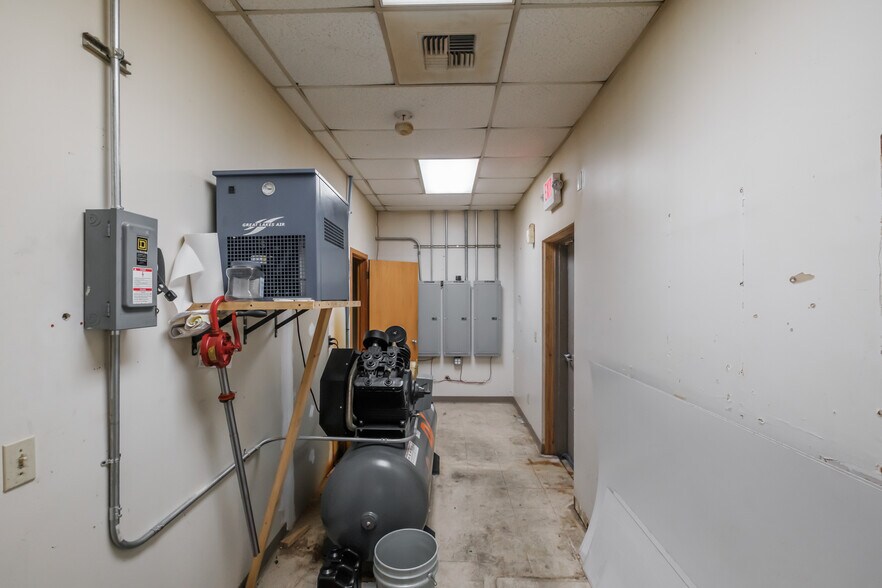 More Photos Of 1131 S Commercial Way SE, Albany Warehouse For Sale