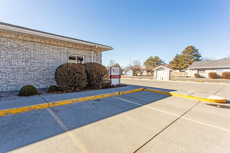More Photos Of 1263 Bennett Ave, Burley Medical For Lease
