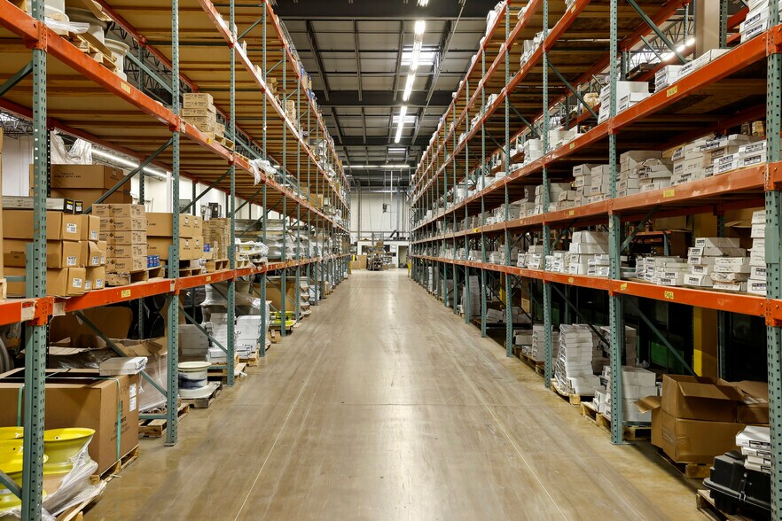 More Photos Of 2500 NE Kennedy St, Minneapolis Warehouse For Sale