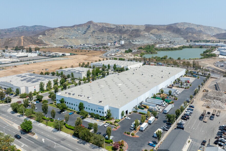 More Photos Of 1550 Magnolia Ave, Corona Warehouse For Lease