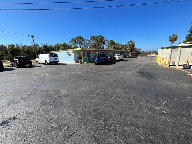 More Photos Of 4835 Cortez Blvd, Spring Hill Restaurant For Sale