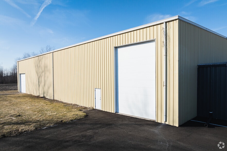 More Photos Of 28663 Glenwood Rd, Perrysburg Manufacturing For Lease