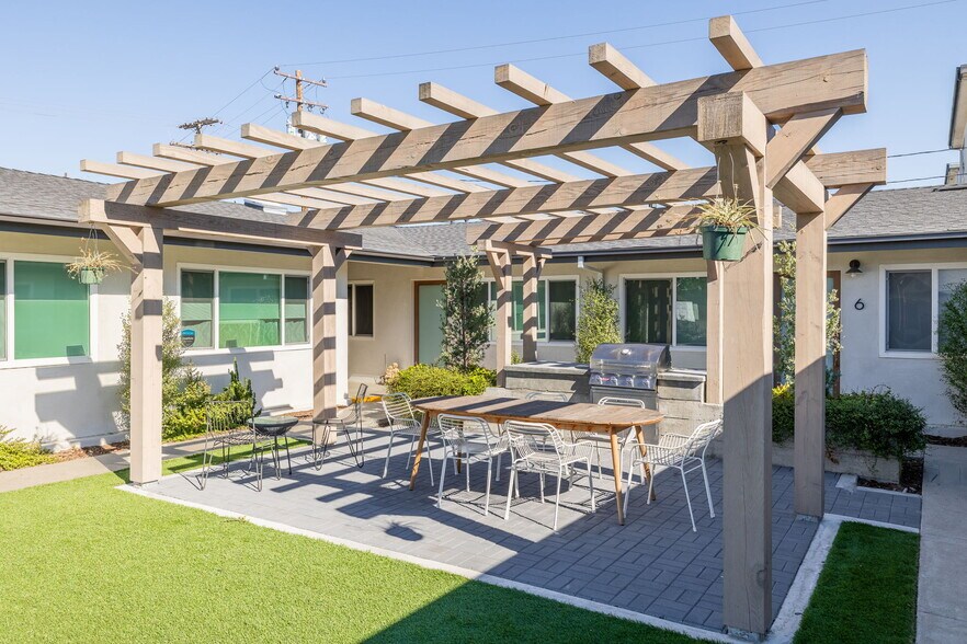 More Photos Of 17302 Ermanita Ave, Torrance Apartments For Sale