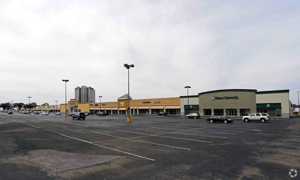 More Photos Of 2650 Beach Blvd, Biloxi Storefront For Lease