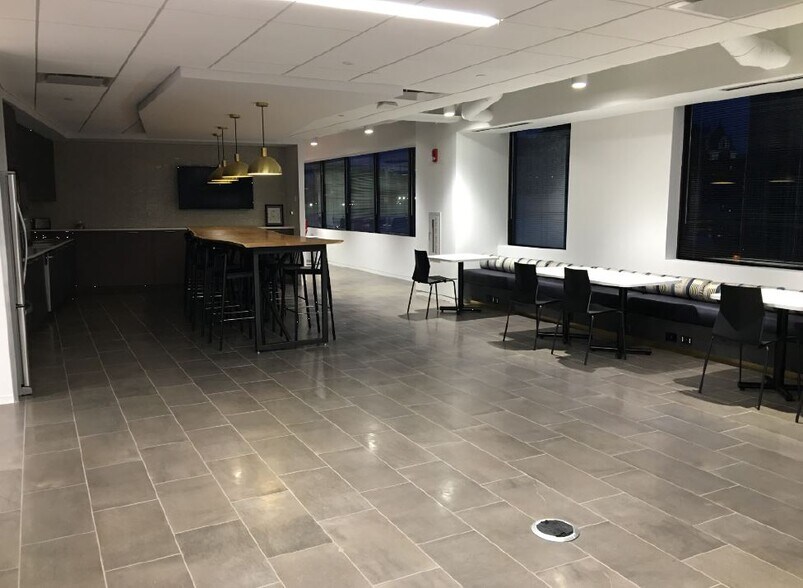 More Photos Of 66 S Pearl St, Albany Office For Lease