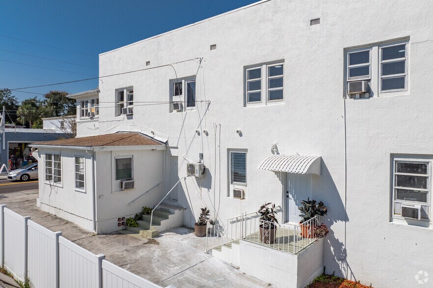More Photos Of 218 N Pinellas Ave, Tarpon Springs Apartments For Sale