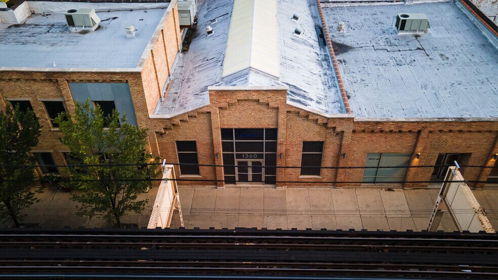 More Photos Of 1360 W Lake St, Chicago General Retail For Lease