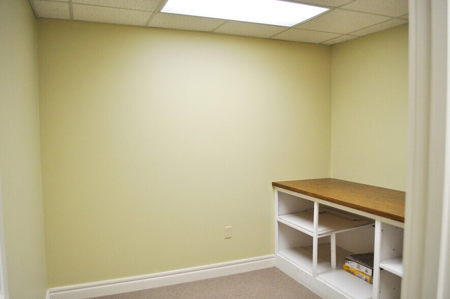 More Photos Of 285 Littleton Rd, Westford Office Residential For Sale