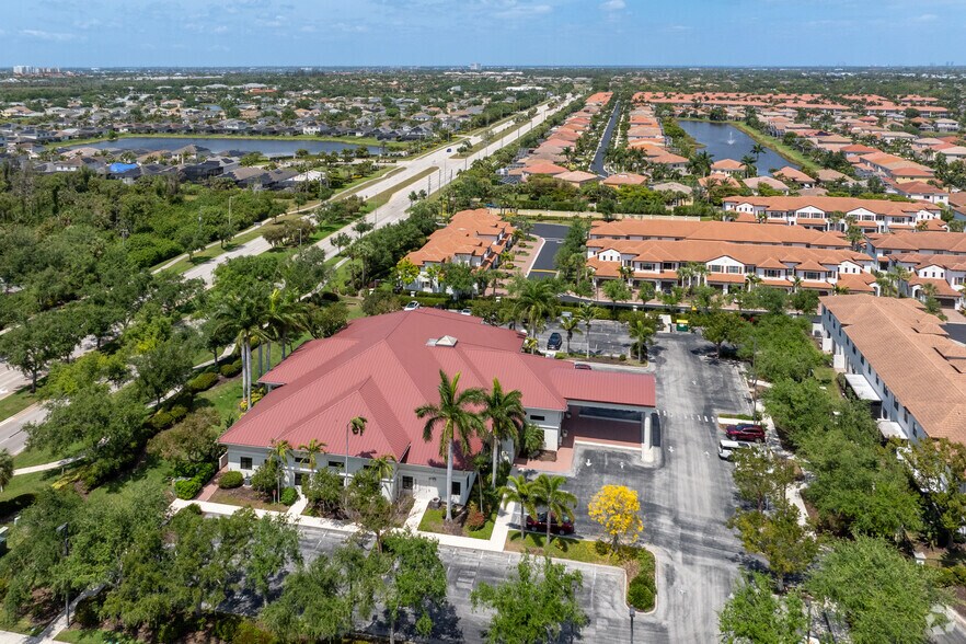 More Photos Of 9090 Park Royal Dr, Fort Myers Medical For Lease