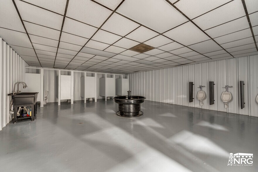 More Photos Of 8800 NW Loop 338, Odessa Warehouse For Lease
