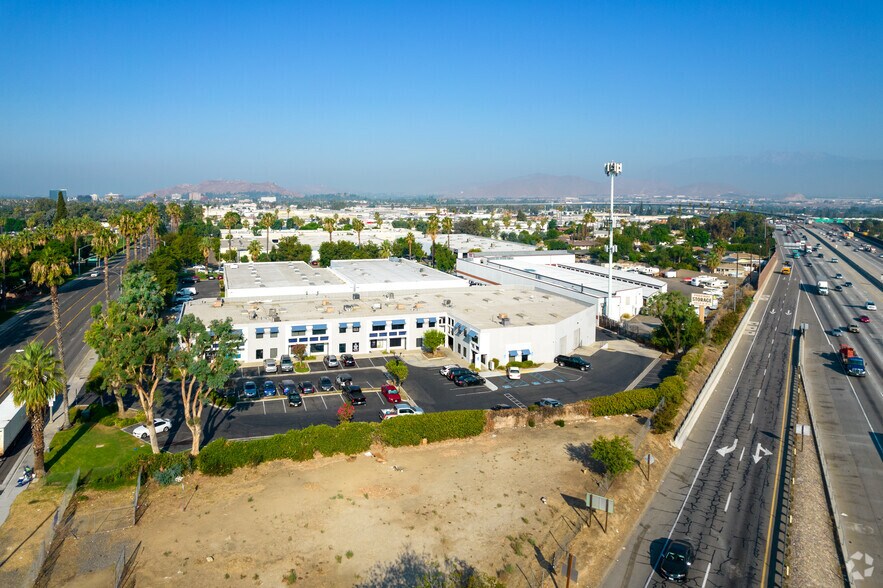 More Photos Of 1525 3rd St, Riverside Warehouse For Lease