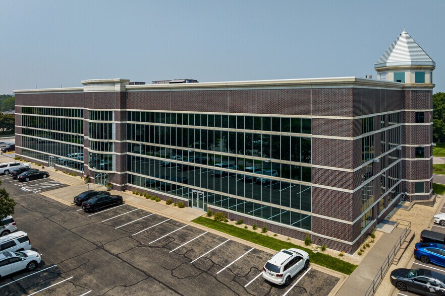 More Photos Of 7365 Kirkwood Ct, Maple Grove Office For Lease