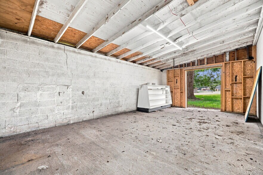 More Photos Of 591 US Highway 64 W, Plymouth Flex For Sale