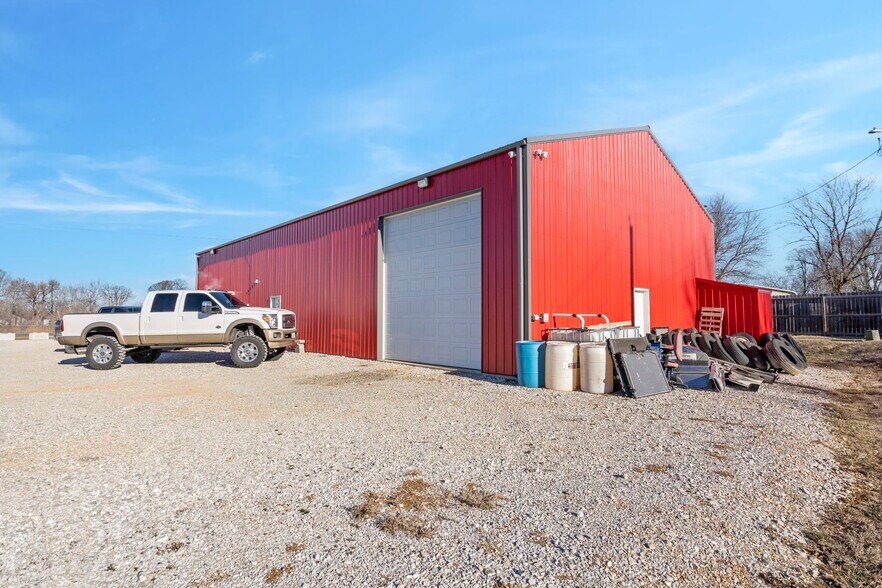 More Photos Of 317 US-60, Billings Truck Terminal For Sale