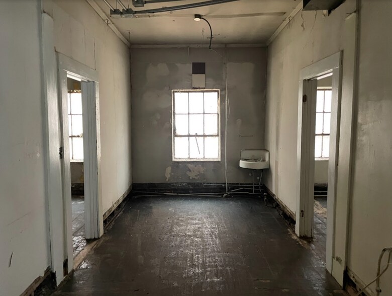 More Photos Of 133-137 E Hargett St, Raleigh General Retail For Lease
