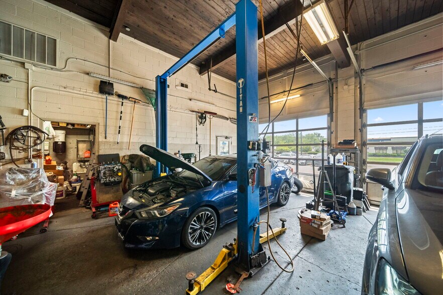 More Photos Of 5250 E Main St, Columbus Auto Dealership For Sale