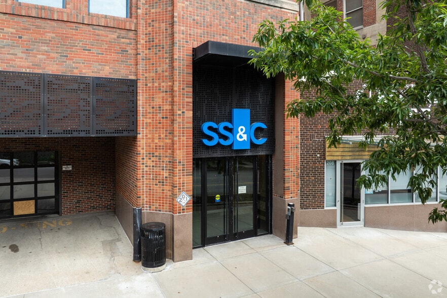 More Photos Of 210 W 10th St, Kansas City Office For Lease