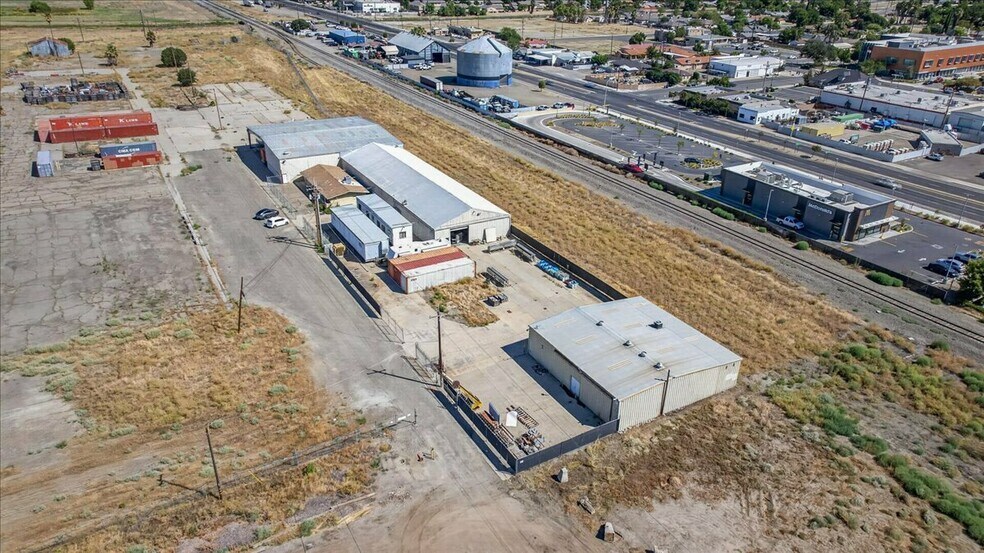 More Photos Of 925 M St, Firebaugh Manufacturing For Sale