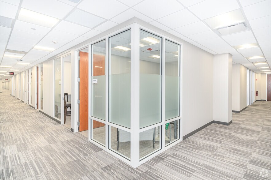 More Photos Of 1930 Innovation Way, Libertyville Manufacturing For Lease