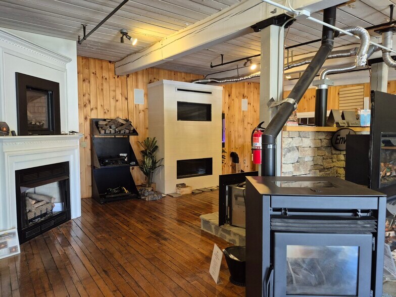 More Photos Of 19 S Walnut St, Wauregan General Retail For Sale