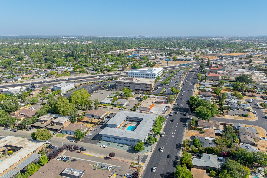 More Photos Of 500 Sunrise Ave, Roseville Apartments For Sale