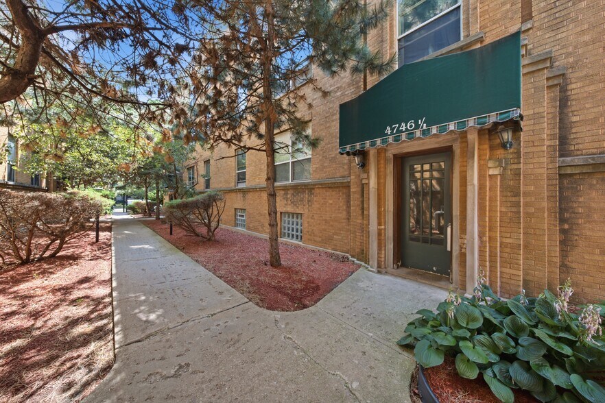 More Photos Of 4742-4748 S Drexel Blvd, Chicago Apartments For Sale