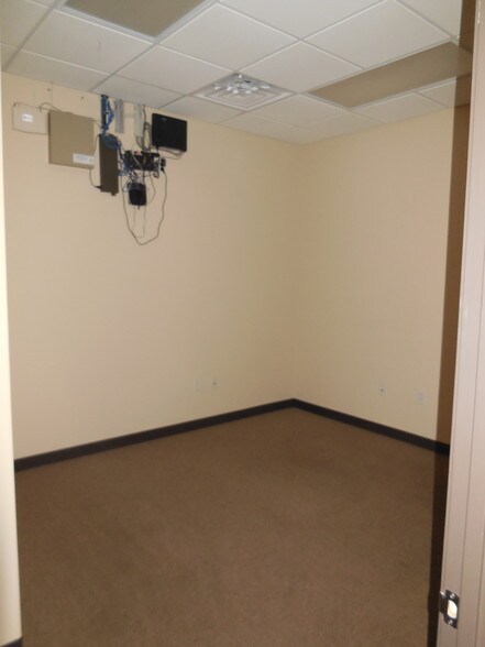 More Photos Of 3806 Peachtree Ave, Wilmington Medical For Lease