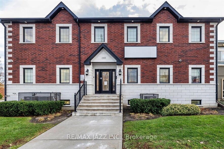 Primary Photo Of 193 King St E, Oshawa Freestanding For Sale