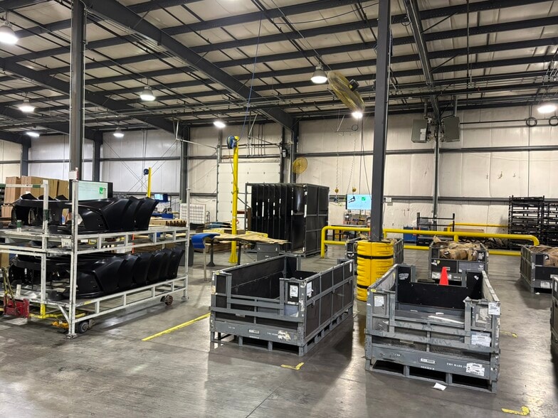 More Photos Of 140 Industry Rd, Georgetown Manufacturing For Lease