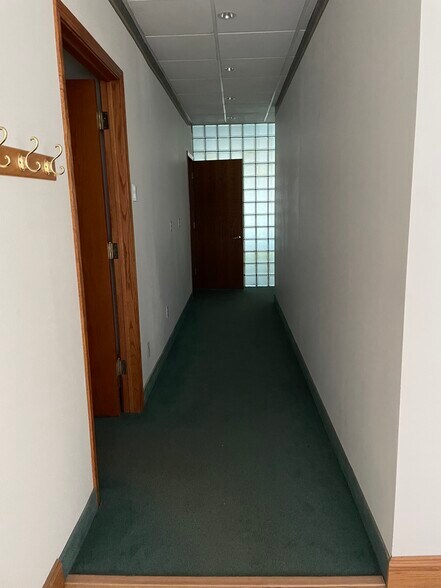More Photos Of 825 S Taft Ave, Mason City Office For Lease