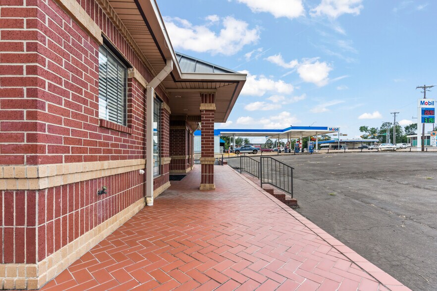 More Photos Of 112 US Highway 271 N, Gilmer Office For Lease