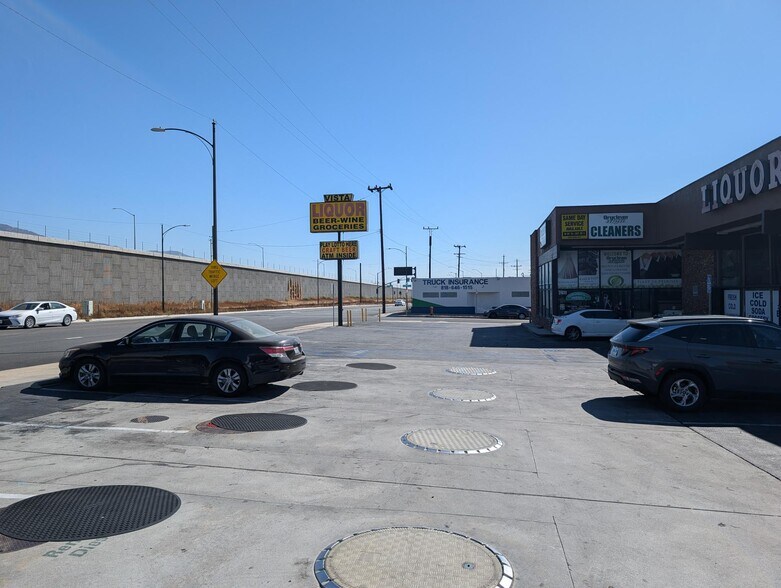 More Photos Of 2411 N San Fernando Blvd, Burbank Convenience Store For Lease