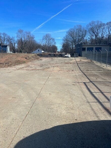 More Photos Of 103 E Harrison St, Reidsville Office For Sale