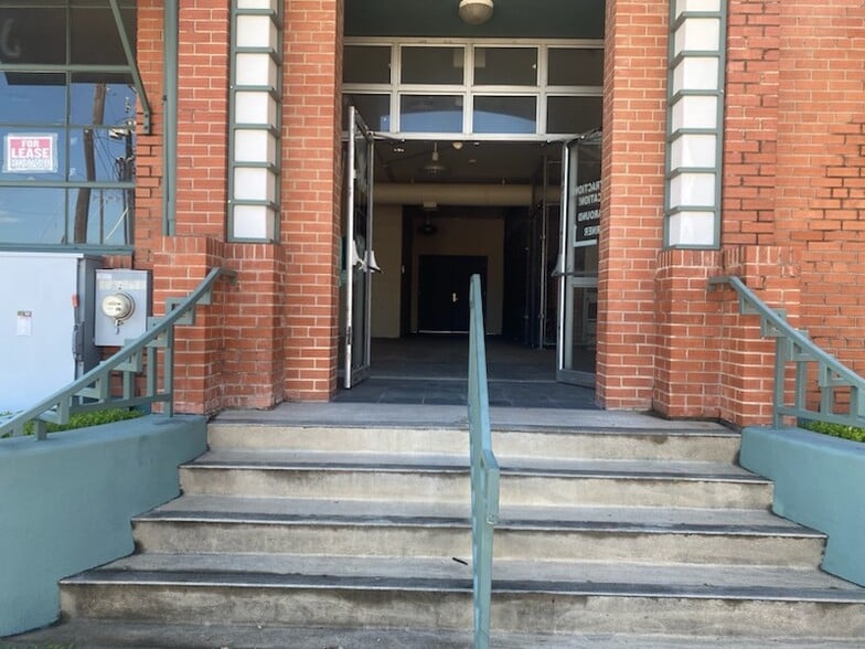 More Photos Of 2315 Harborside Dr, Galveston General Retail For Lease