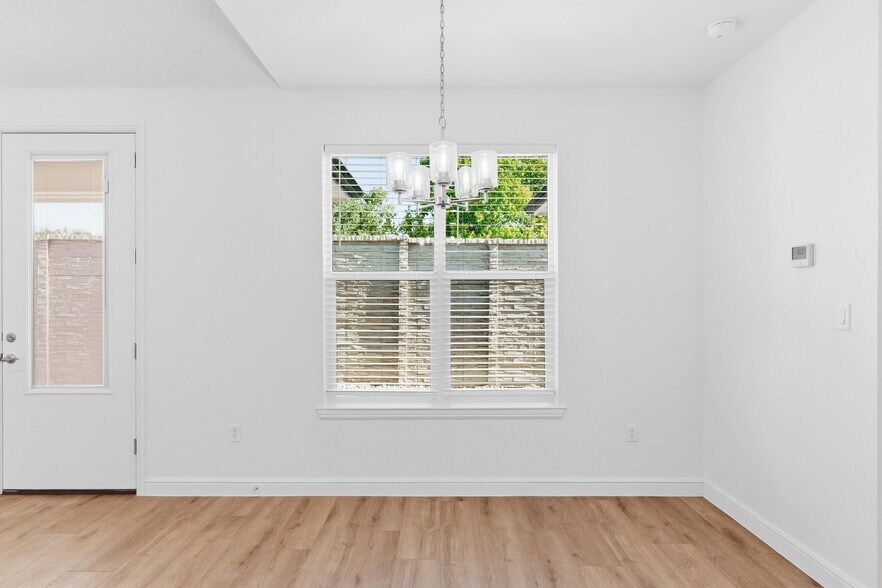 More Photos Of 200-210 Ewell st, Granbury Apartments For Sale