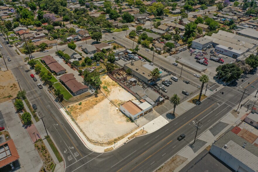 More Photos Of 2350 N Main St, Riverside Freestanding For Sale