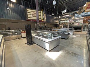 More Photos Of 832 W 63rd St, Chicago Supermarket For Lease