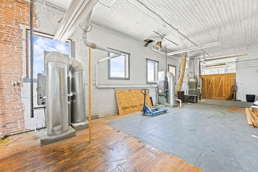 More Photos Of 415 W Madison Ave, Iola Restaurant For Sale
