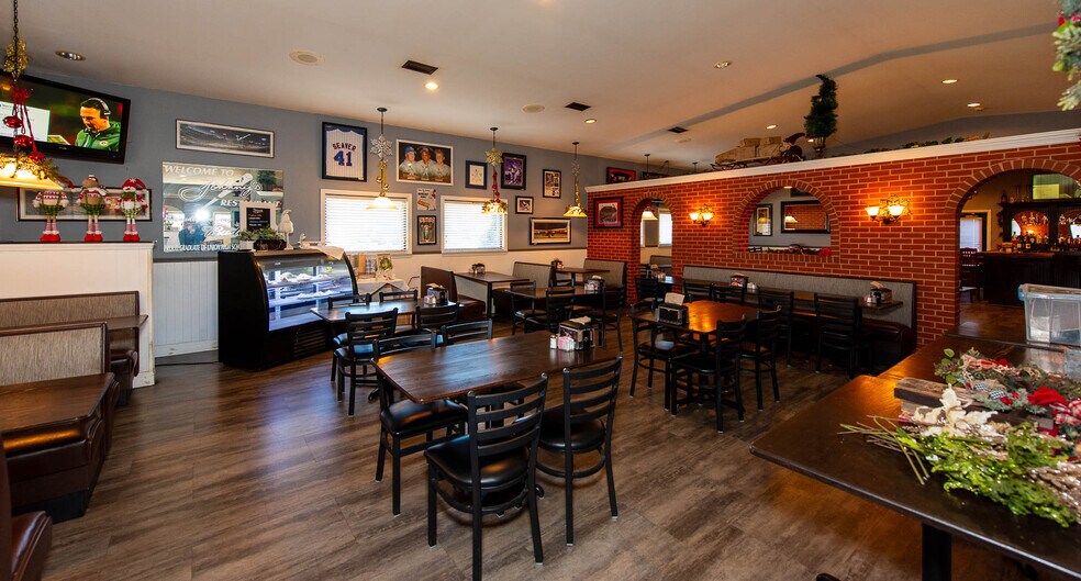 More Photos Of 1298 N Highway 47, Union Freestanding For Sale