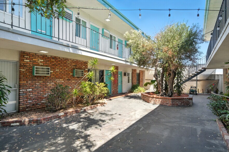 More Photos Of 24248 Crenshaw Blvd, Torrance Office For Sale