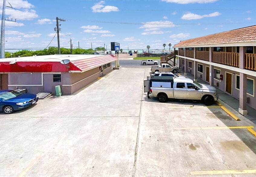 More Photos Of 1411 TX-100, Laguna Vista Hotel For Sale