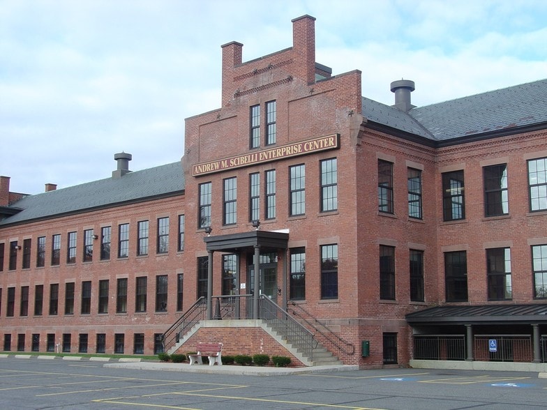 More Photos Of 1 Federal St, Springfield Flex For Lease